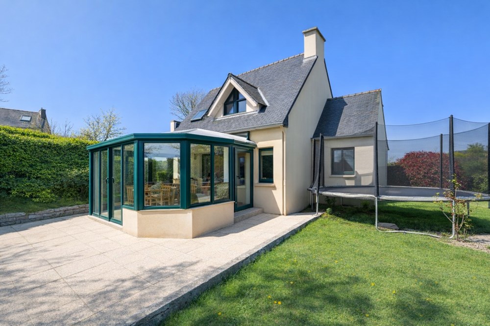 MAISON CONTEMPORAINE - 5/6 CHAMBRES - DOUBLE GARAGE + GARAGE INDEPENDANT - GRAND JARDIN ARBORE - STATIONNEMENT CAMPING CAR - ENVIRONNEMENT CALME photo 2