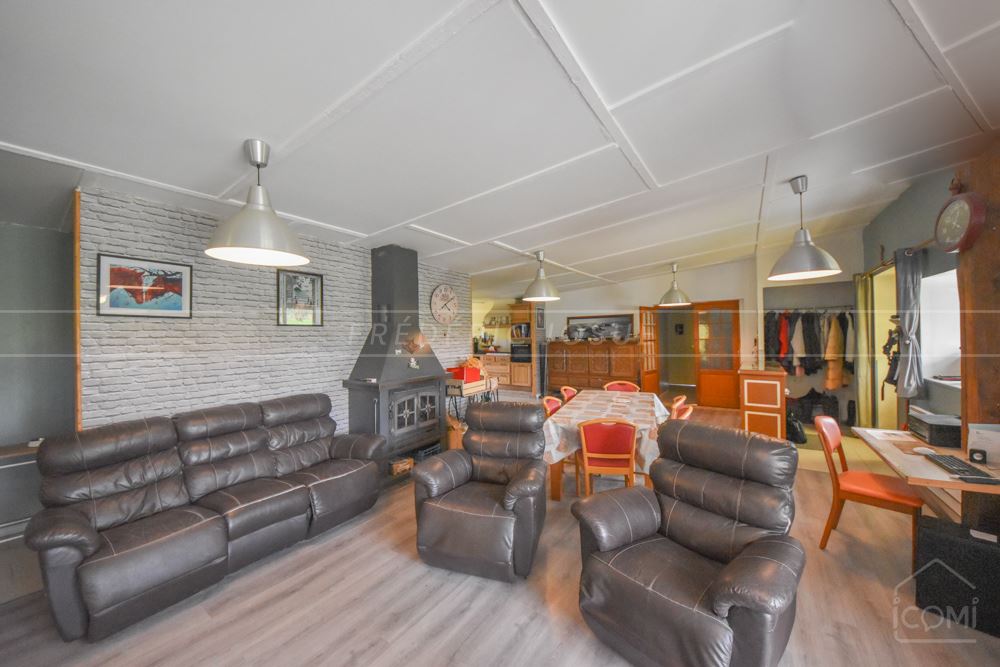 ANCIENNE GRANGE REAMENAGEE EN LOFT - IDEALE AMOUREUX D'ESPACE - GRAND TERRAIN - HANGAR - PROCHE BOURG