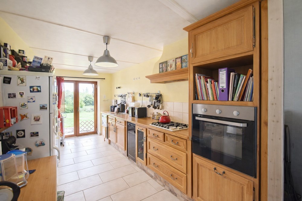 ANCIENNE GRANGE REAMENAGEE EN LOFT - IDEALE AMOUREUX D'ESPACE - GRAND TERRAIN - HANGAR - PROCHE BOURG photo 4