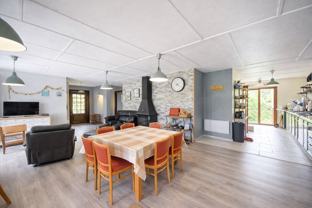 ANCIENNE GRANGE REAMENAGEE EN LOFT - IDEALE AMOUREUX D'ESPACE - GRAND TERRAIN - HANGAR - PROCHE BOURG photo 2