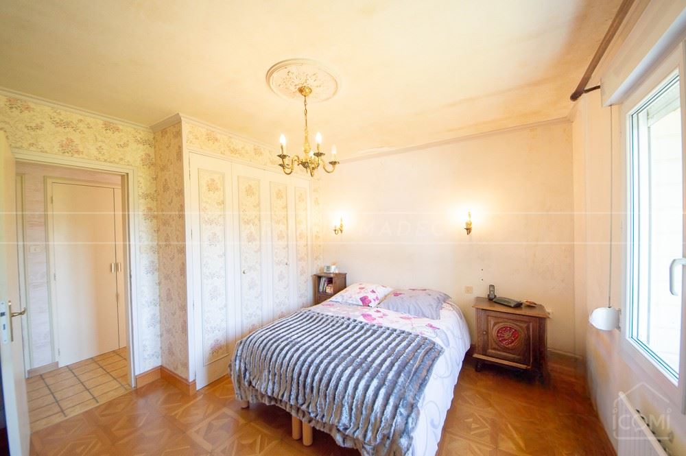 MAISON DE 140 M² - 4 CHAMBRES - GRAND GARAGE - VIE DE PLAIN-PIED POSSIBLE - AU CALME photo 2