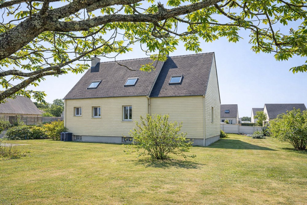 MAISON DE 140 M² - 4 CHAMBRES - GRAND GARAGE - VIE DE PLAIN-PIED POSSIBLE - AU CALME photo 5