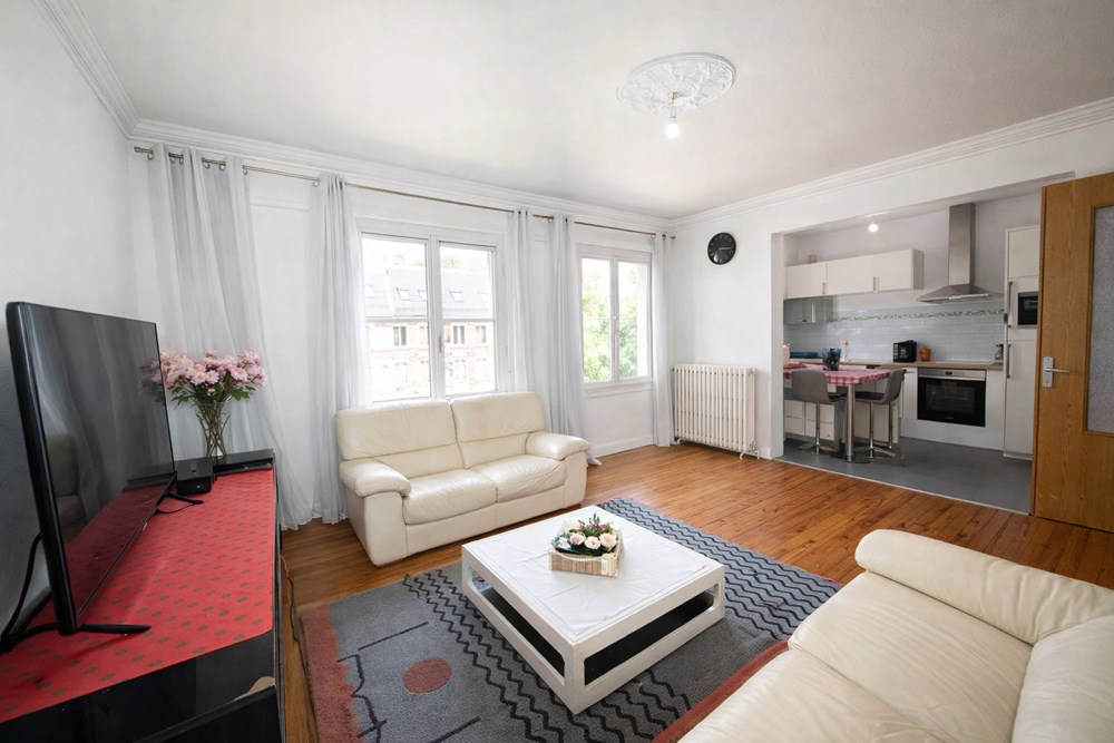 MAISON 5 PIECES - NON MITOYENNE - GRAND JARDIN CLOS - PAS DE VIS-A-VIS - PROCHE DES COMMODITES photo 2