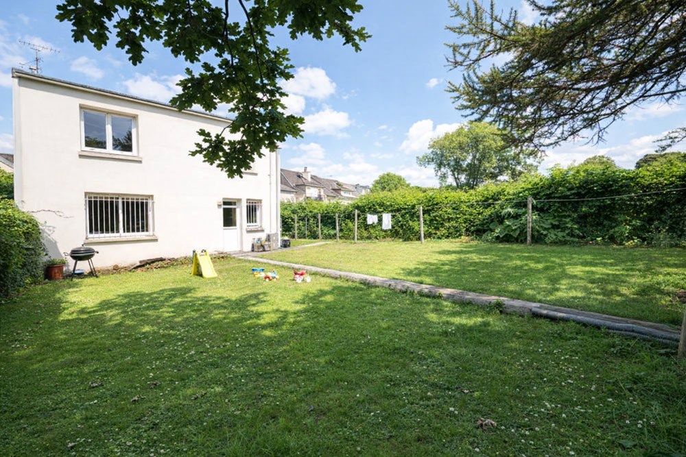 MAISON 5 PIECES - NON MITOYENNE - GRAND JARDIN CLOS - PAS DE VIS-A-VIS - PROCHE DES COMMODITES