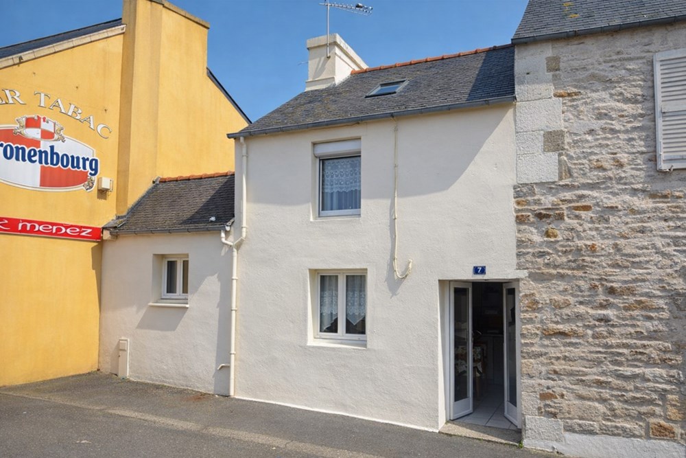 MAISON - 50 M² - PLAGES A 10 MINUTES EN VELO - COMMERCES A PIED - CENTRE BOURG