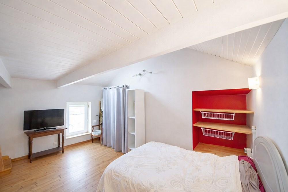 MAISON - 50 M² - PLAGES A 10 MINUTES EN VELO - COMMERCES A PIED - CENTRE BOURG photo 3