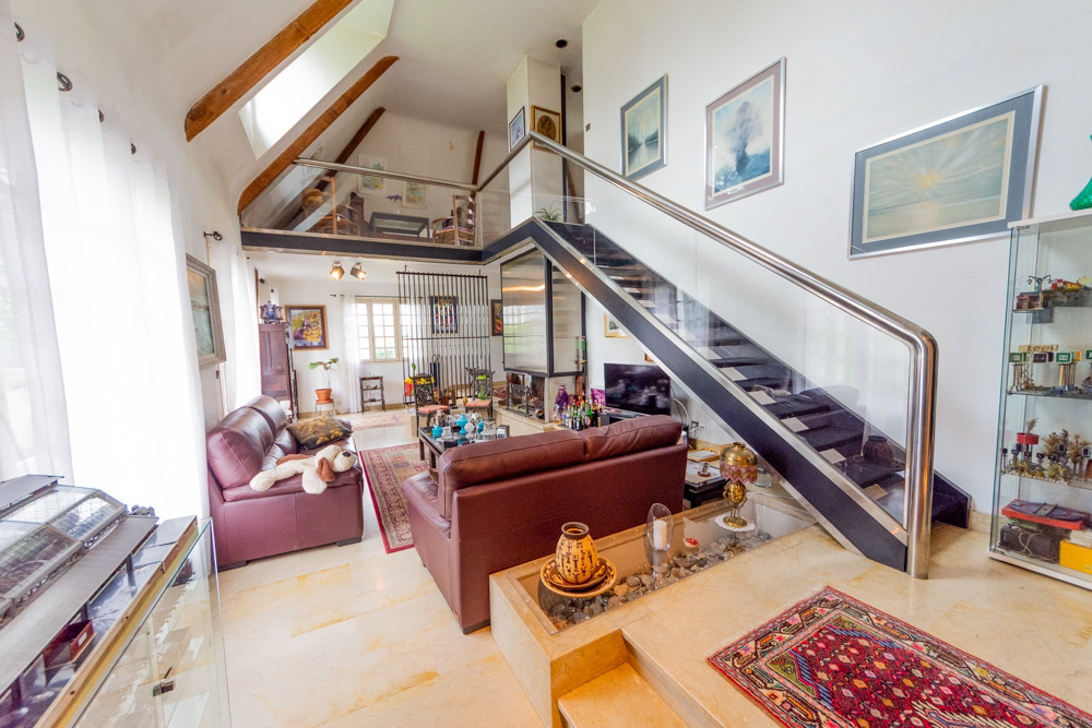 MAISON INDIVIDUELLE T9 260M² - SOUS SOL INTEGRAL - 7 CHAMBRES - BEAU POTENTIEL SUR TERRAIN DE 5 600M² photo 2