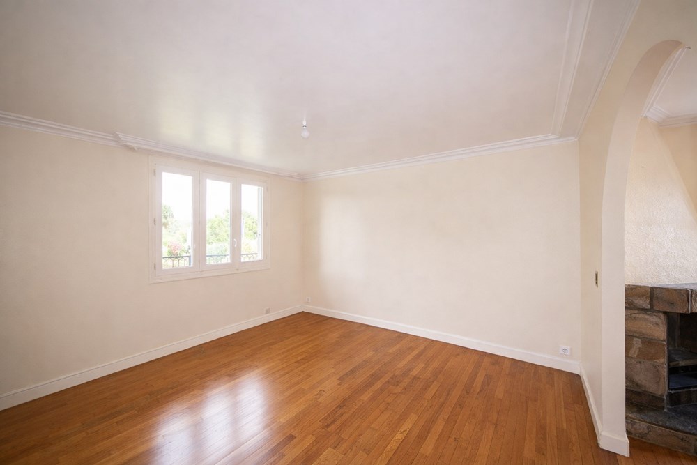 MAISON INDIVIDUELLE - 3 CHAMBRES - LUMINEUSE ET AGREABLE - SOUS SOL COMPLET - JARDIN CLOS photo 3