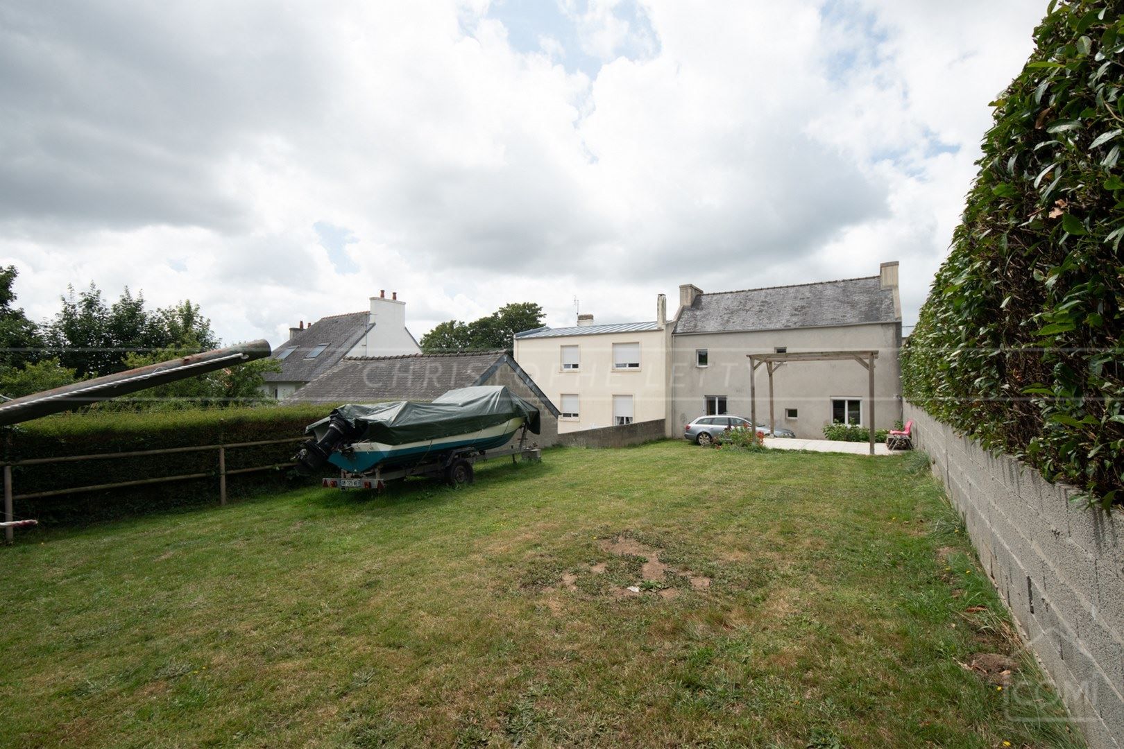 MAISON 103M² - 3 CHAMBRES - TERRAIN 500M² - PROXIMITE ECOLES ET COMMERCES - DEPENDANCE - JARDIN CLOS