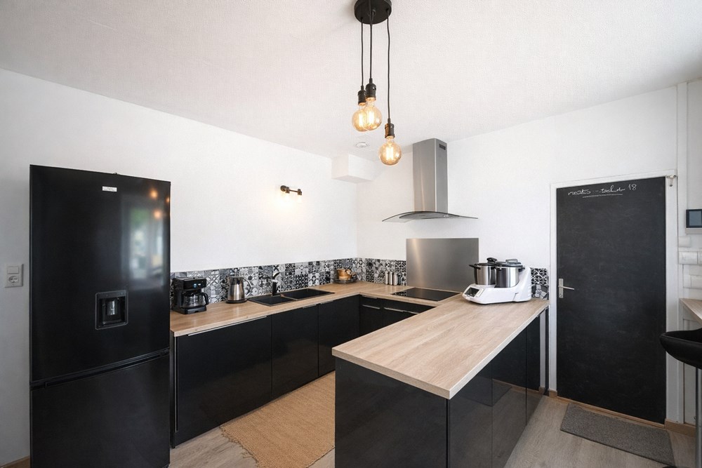 MAISON 103M² - 3 CHAMBRES - TERRAIN 500M² - PROXIMITE ECOLES ET COMMERCES - DEPENDANCE - JARDIN CLOS photo 3