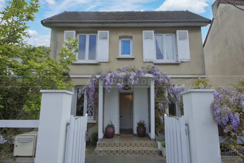 MAISON T4 DE 110 M² - 2/3 CHAMBRES - GARAGE - CHARME DES ANNEES 20 - PROXIMITE DES SERVICES
