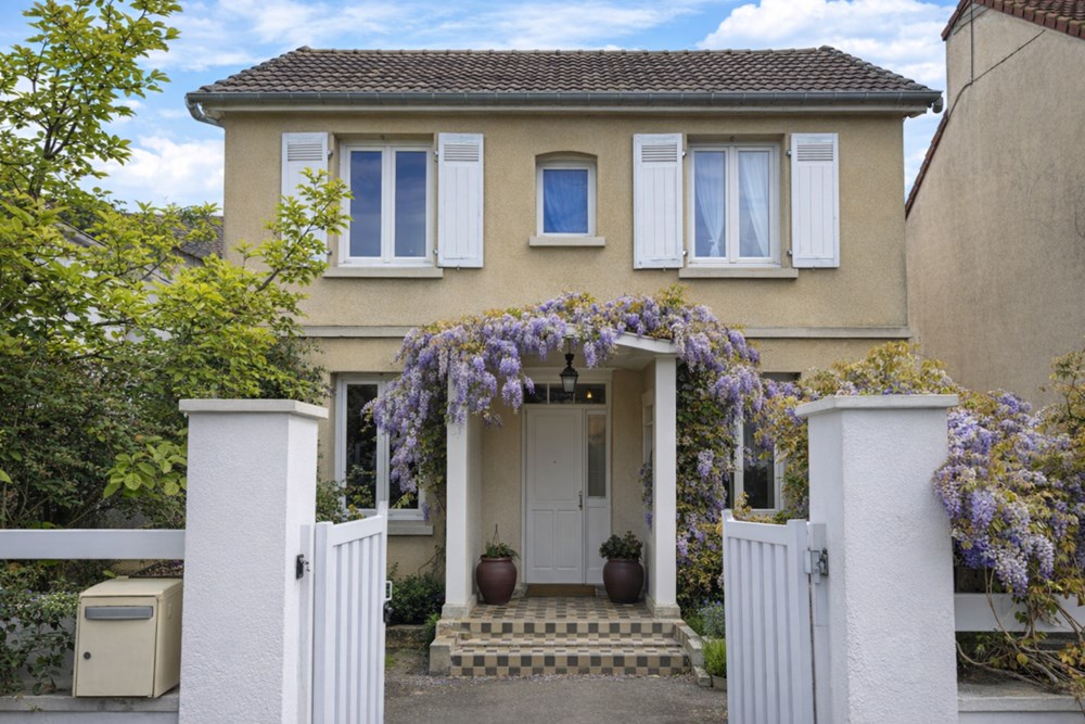 MAISON T4 DE 110 M² - 2/3 CHAMBRES - GARAGE - CHARME DES ANNEES 20 - PROXIMITE DES SERVICES
