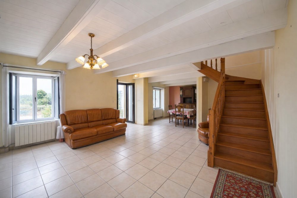 MAISON DE 145 M2 - 3 CHAMBRES POSSIBLE 5 - TERRAIN DE 2400 M2 - EXPOSITION SUD - GARAGE - ATELIER - BEAU POTENTIEL - DPE EN D photo 2