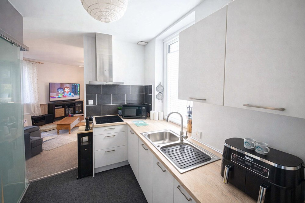 APPARTEMENT - 34 M² - 1 CHAMBRE - DALLE BETON - CENTRE VILLE - IDEAL INVESTISSEMENT LOCATIF OU PREMIER ACHAT photo 2