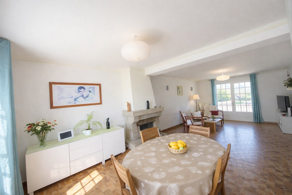 MAISON T6 - PIECE DE VIE DOUBLE- 5 CHAMBRES - SOUS SOL COMPLET - VUE MER - CALME - RARE ! photo 4