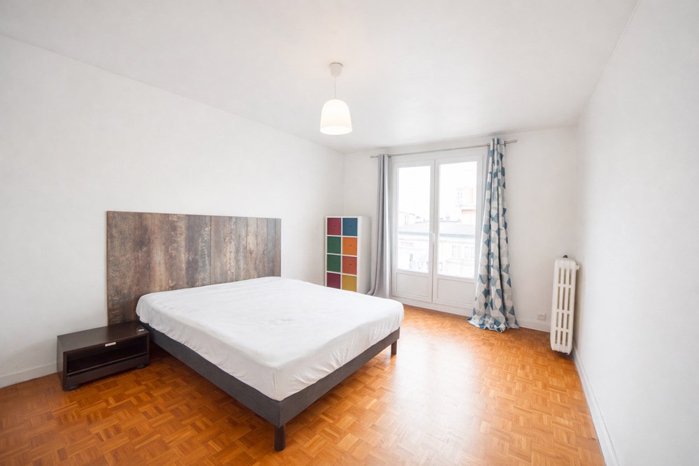 APPARTEMENT DE 70 M2 - 2 CHAMBRES - LUMINEUX - SANS VIS-A-VIS - DALLE BETON - ASCENSEUR - BALCON - CAVE photo 4