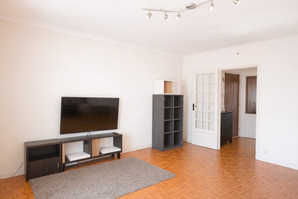 APPARTEMENT DE 70 M2 - 2 CHAMBRES - LUMINEUX - SANS VIS-A-VIS - DALLE BETON - ASCENSEUR - BALCON - CAVE
