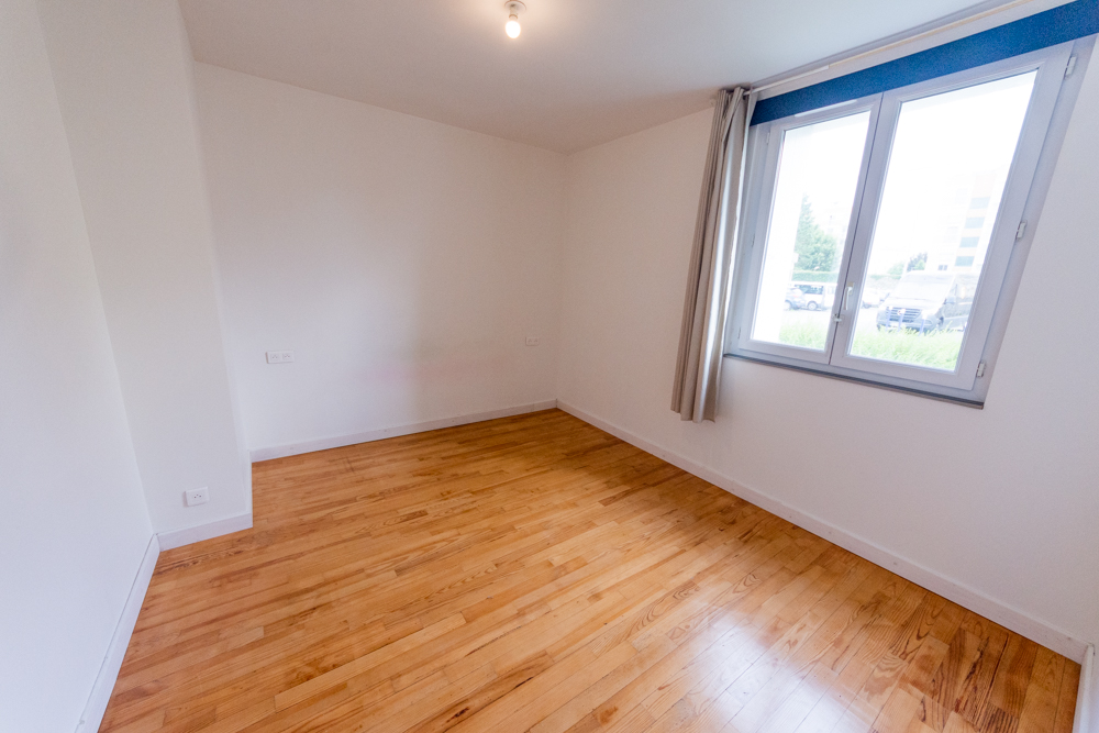 APPARTEMENT T3 53M² - 2 CHAMBRES - DALLE BETON - BALCON - CAVE - STATIONNEMENT AISE photo 4