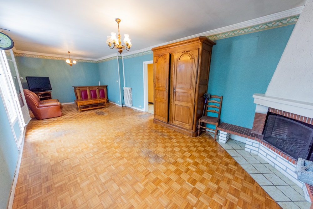 MAISON T7/8 188M² - 5 CHAMBRES - SOUS SOL INTEGRAL ET GARAGE - BEAU POTENTIEL - TERRAIN CLOS 325M² photo 3