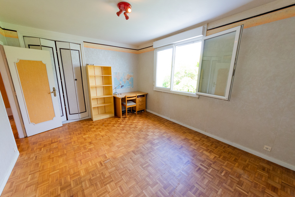 MAISON T7/8 188M² - 5 CHAMBRES - SOUS SOL INTEGRAL ET GARAGE - BEAU POTENTIEL - TERRAIN CLOS 325M² photo 5