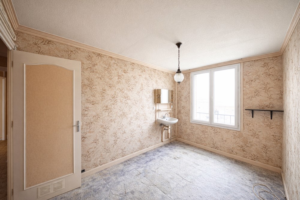 APPARTEMENT 86 M² - 4 CHAMBRES POSSIBLE - GRANDE PIECE DE VIE - DALLE BETON - PROCHE CENTRE VILLE photo 5