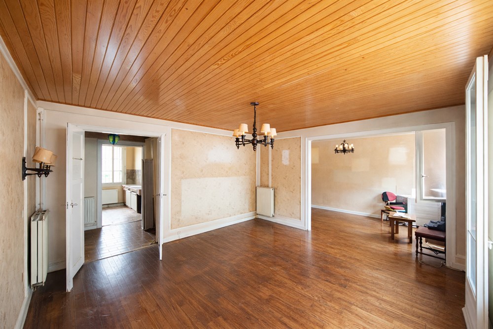 APPARTEMENT 86 M² - 4 CHAMBRES POSSIBLE - GRANDE PIECE DE VIE - DALLE BETON - PROCHE CENTRE VILLE