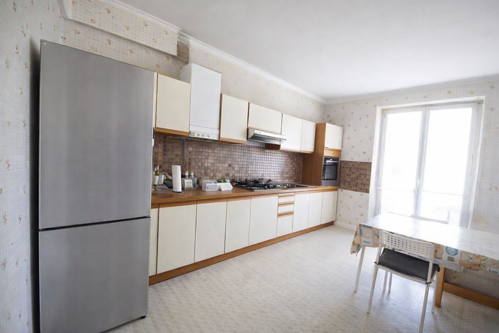 APPARTEMENT T3 AVEC LOCATAIRE EN PLACE - 1ER ETAGE SUR 3 - PETIT IMMEUBLE - CALME - SECTEUR RECHERCHE - A SAISIR photo 2