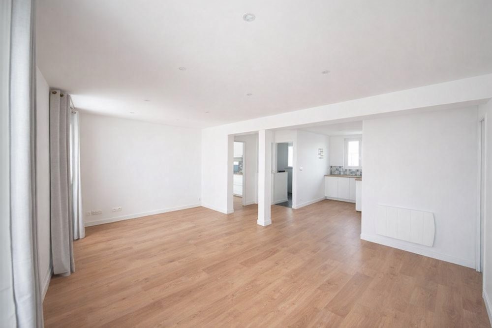 APPARTEMENT 63M2 - PETIT PARIS - CALME - DEUX CHAMBRES - DERNIER ETAGE - CAVE - PLACE DE PARKING LIBRE photo 3