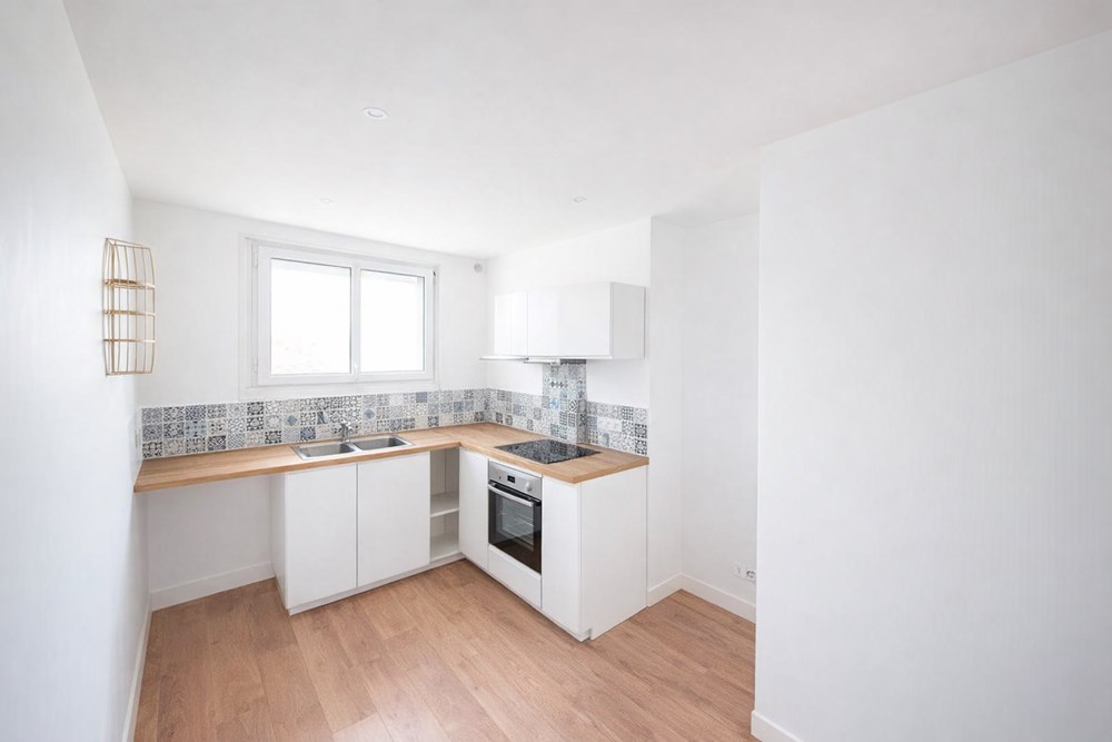 APPARTEMENT 63M2 - PETIT PARIS - CALME - DEUX CHAMBRES - DERNIER ETAGE - CAVE - PLACE DE PARKING LIBRE photo 2