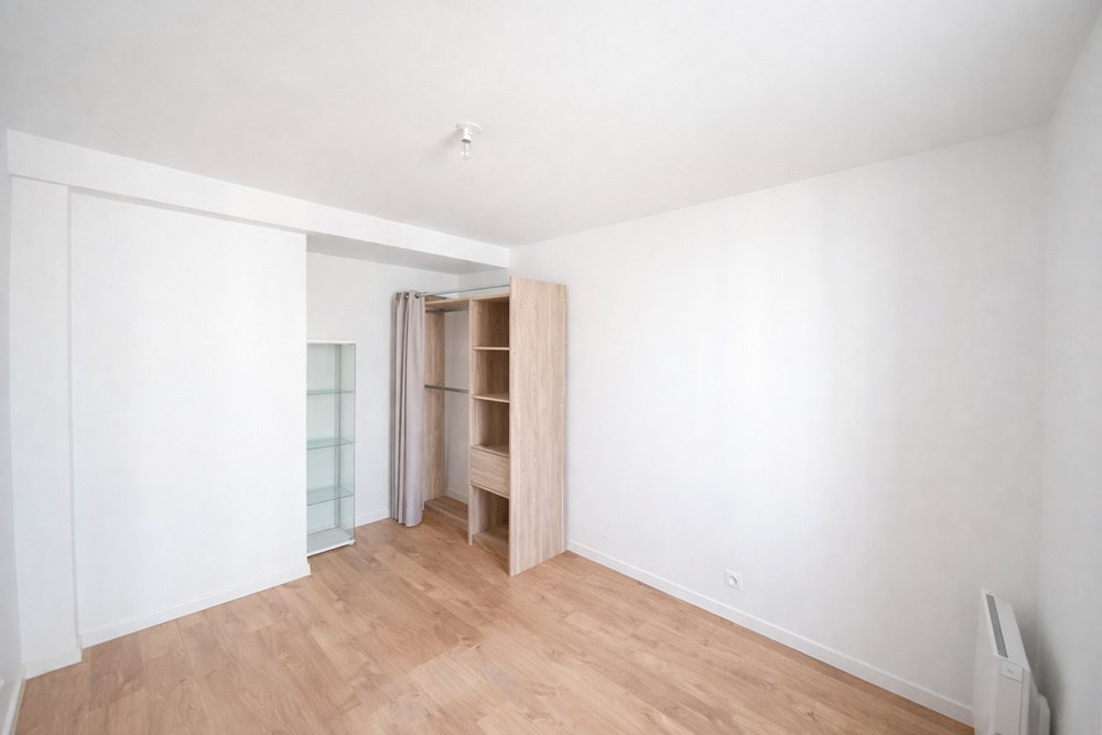 APPARTEMENT 63M2 - PETIT PARIS - CALME - DEUX CHAMBRES - DERNIER ETAGE - CAVE - PLACE DE PARKING LIBRE photo 4