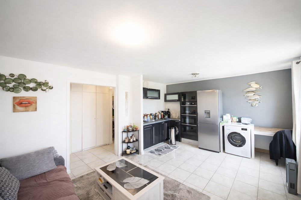 APPARTEMENT T2 - CHAUFFAGE URBAIN 500€/AN - DALLE BETON - CALME - STANDING - RESIDENCE RECHERCHEE