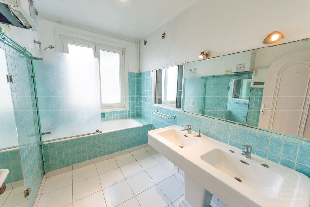 APPARTEMENT T5 112M² - DERNIER ETAGE - DALLE BETON - 3 CHAMBRES - BEAU POTENTIEL photo 4