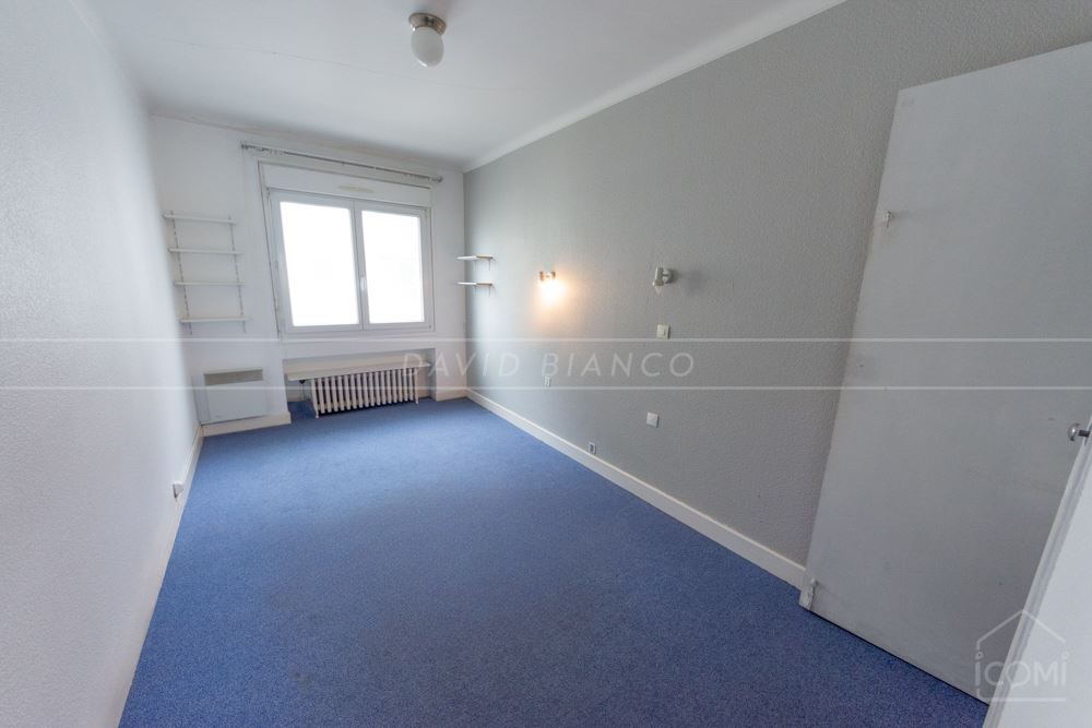 APPARTEMENT T5 112M² - DERNIER ETAGE - DALLE BETON - 3 CHAMBRES - BEAU POTENTIEL photo 5