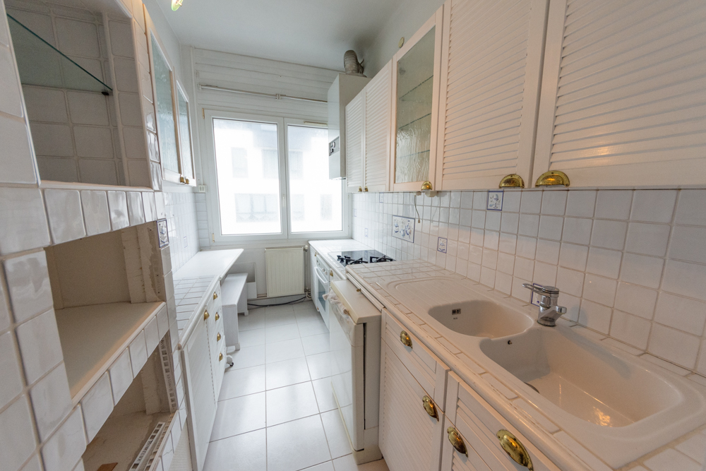APPARTEMENT DUPLEX T5 145M² - 2 BALCONS - 3 CHAMBRES - BEAU POTENTIEL - LUMINEUX photo 3