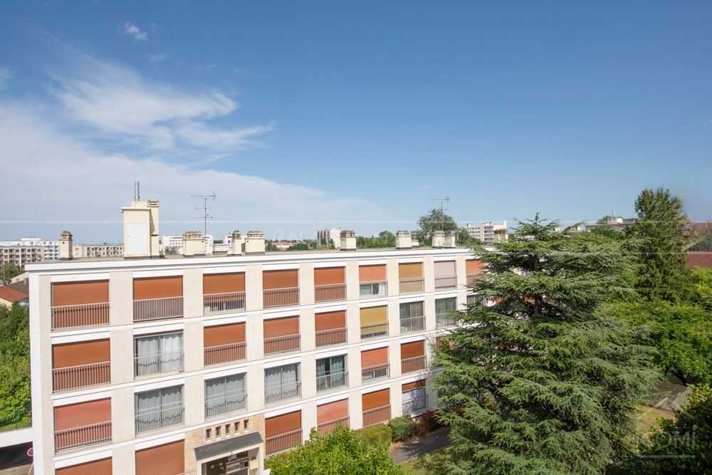 APPARTEMENT T2 - 4EME ET DERNIER ETAGE - ASCENSEUR - VERDURE - CALME - AUCUNS TRAVAUX - RESIDENCE RECHERCHEE - RARE