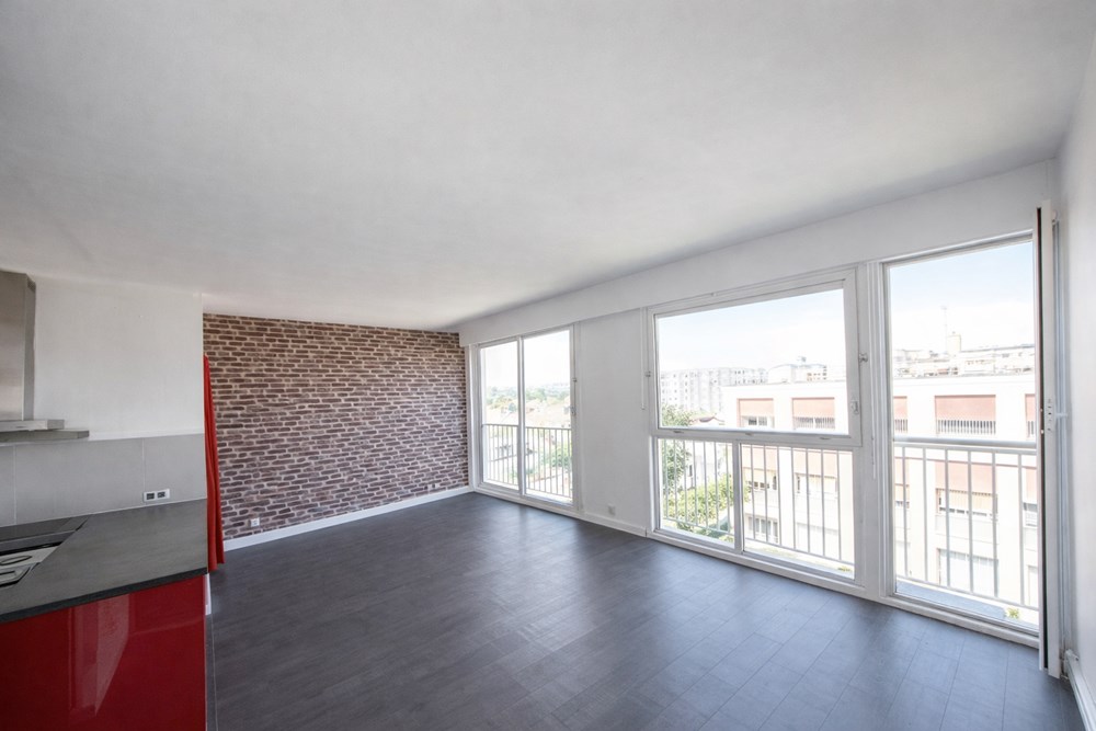 APPARTEMENT T2 - 4EME ET DERNIER ETAGE - ASCENSEUR - VERDURE - CALME - AUCUNS TRAVAUX - RESIDENCE RECHERCHEE - RARE photo 2
