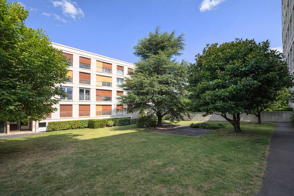 APPARTEMENT T2 - 4EME ET DERNIER ETAGE - ASCENSEUR - VERDURE - CALME - AUCUNS TRAVAUX - RESIDENCE RECHERCHEE - RARE