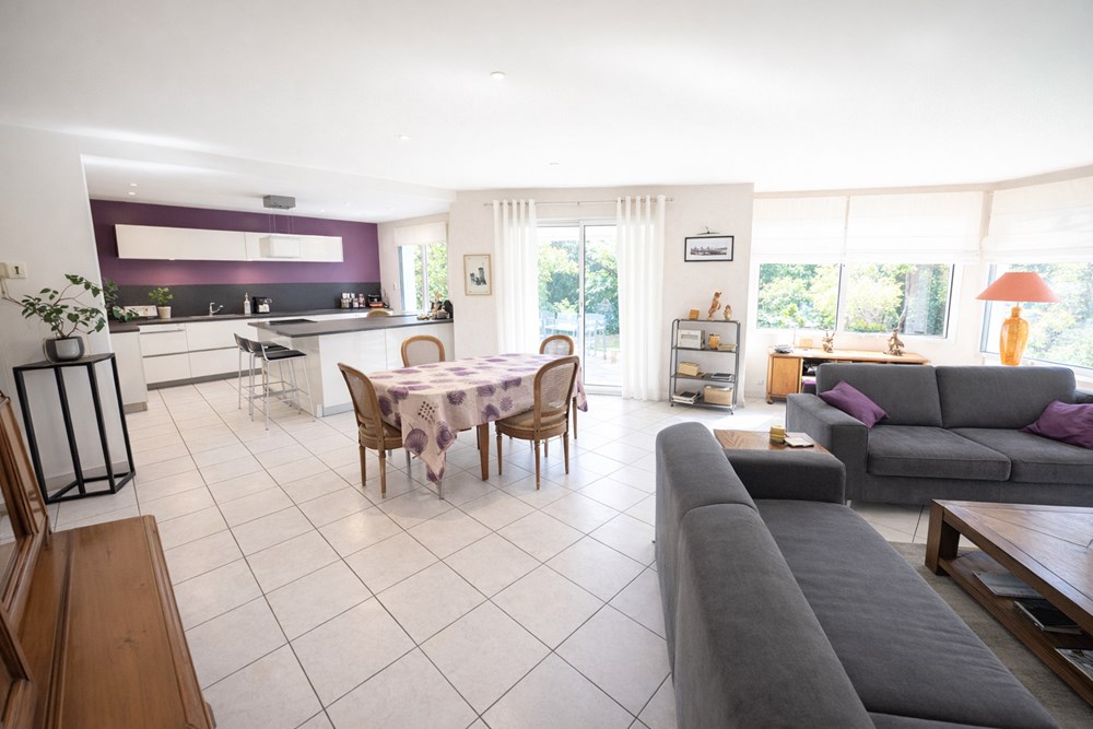 MAISON 1998 - T6 DE 160M² - TERRAIN 3400M² - CALME - - EXCEPTIONNEL - GARAGE - 5 CHAMBRES photo 5
