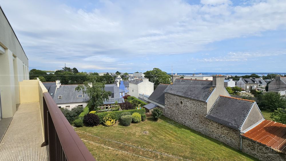 APPARTEMENT T4 - PIECE DE VIE TRIPLE - 3 CHAMBRES - DERNIER ETAGE - PARKING - VUE MER - RARE photo 3