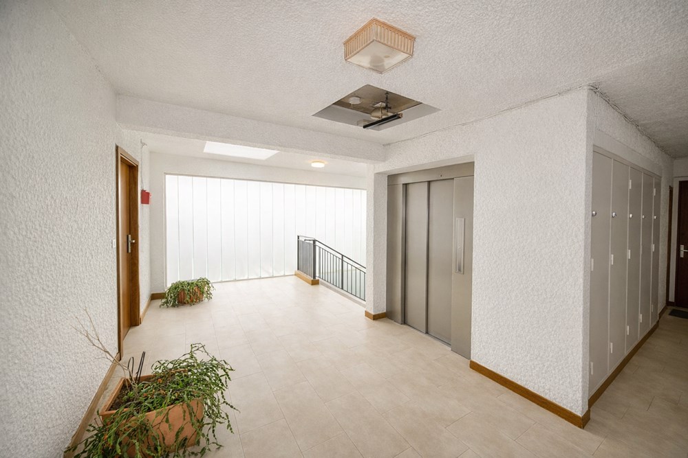 APPARTEMENT - 50 M² - 1 CHAMBRE - RECEMMENT RENOVE - DERNIER ETAGE - ASCENSEUR - CAVE - PLACE STATIONNEMENT - CALME - SANS VIS A VIS - IDEAL INVESTISSEURS OU PRIMO ACCEDANTS photo 5