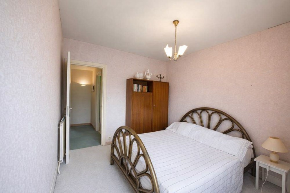 APPARTEMENT T4 DE 93 M2 - 3 CHAMBRES - LUMINEUX - AVEC BALCON - SANS VIS A VIS - DALLE BETON photo 4
