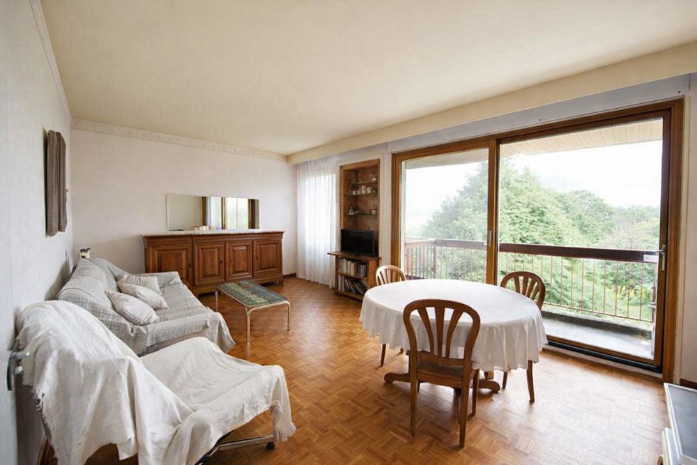 APPARTEMENT T4 DE 93 M2 - 3 CHAMBRES - LUMINEUX - AVEC BALCON - SANS VIS A VIS - DALLE BETON photo 2