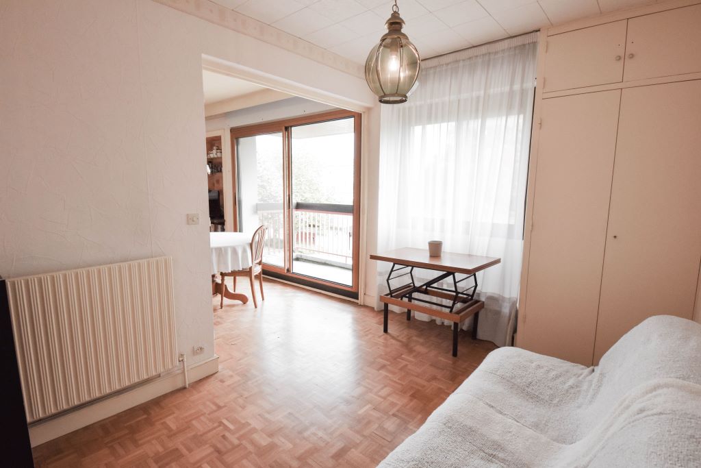 APPARTEMENT T4 DE 93 M2 - 3 CHAMBRES - LUMINEUX - AVEC BALCON - SANS VIS A VIS - DALLE BETON photo 3