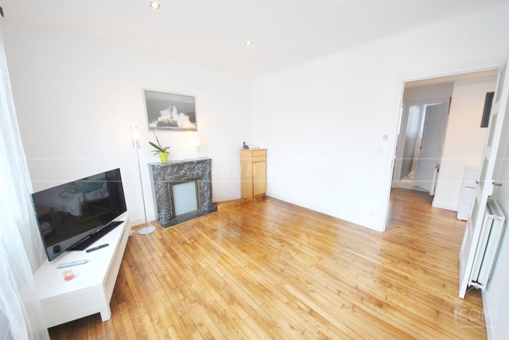 APPARTEMENT T3 - TRIANGLE D OR - DERNIER ETAGE - DALLE BETON - AUCUNS TRAVAUX - FAIBLES CHARGES - RARE