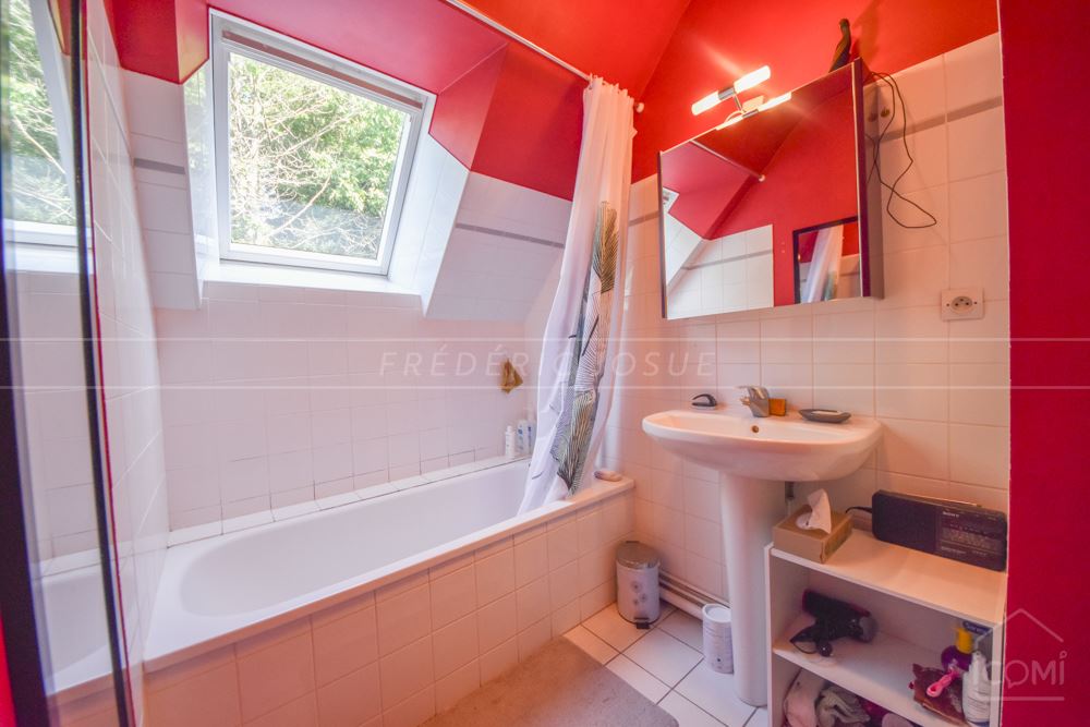 APPARTEMENT DUPLEX T3 DANS PETITE RESIDENCE - ENTRE HAUTE ET BASSE VILLE - PARKING ET CAVE - LUMINEUX ET CALME photo 5
