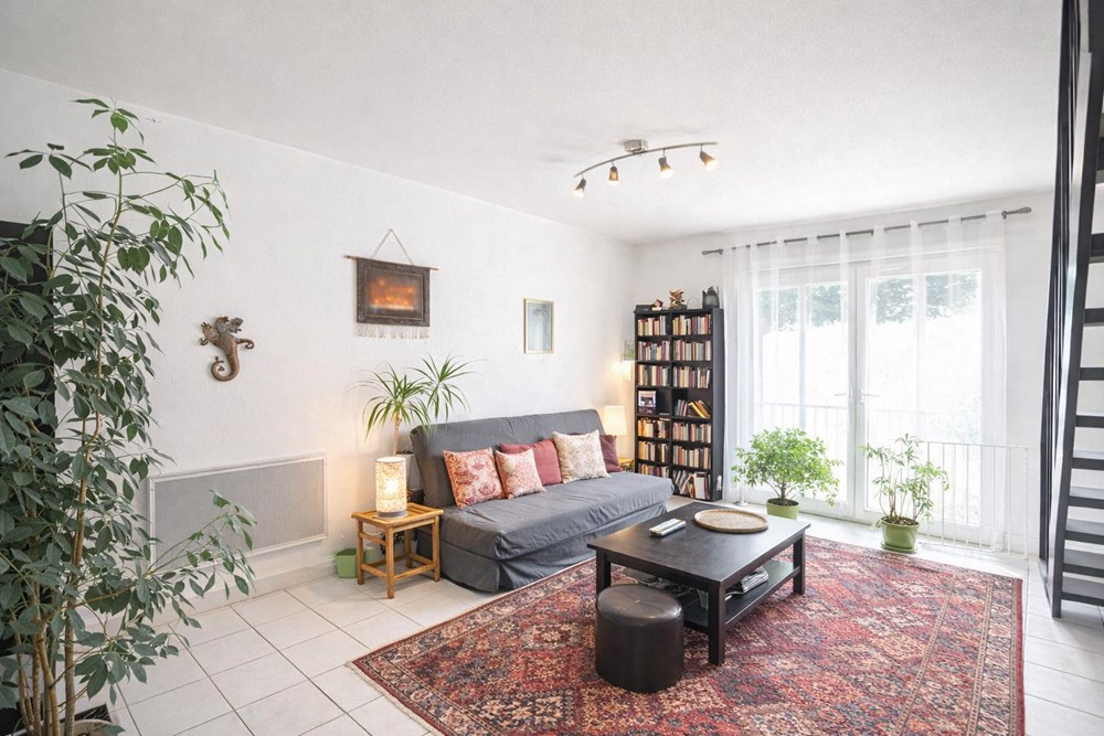 APPARTEMENT DUPLEX T3 DANS PETITE RESIDENCE - ENTRE HAUTE ET BASSE VILLE - PARKING ET CAVE - LUMINEUX ET CALME photo 2