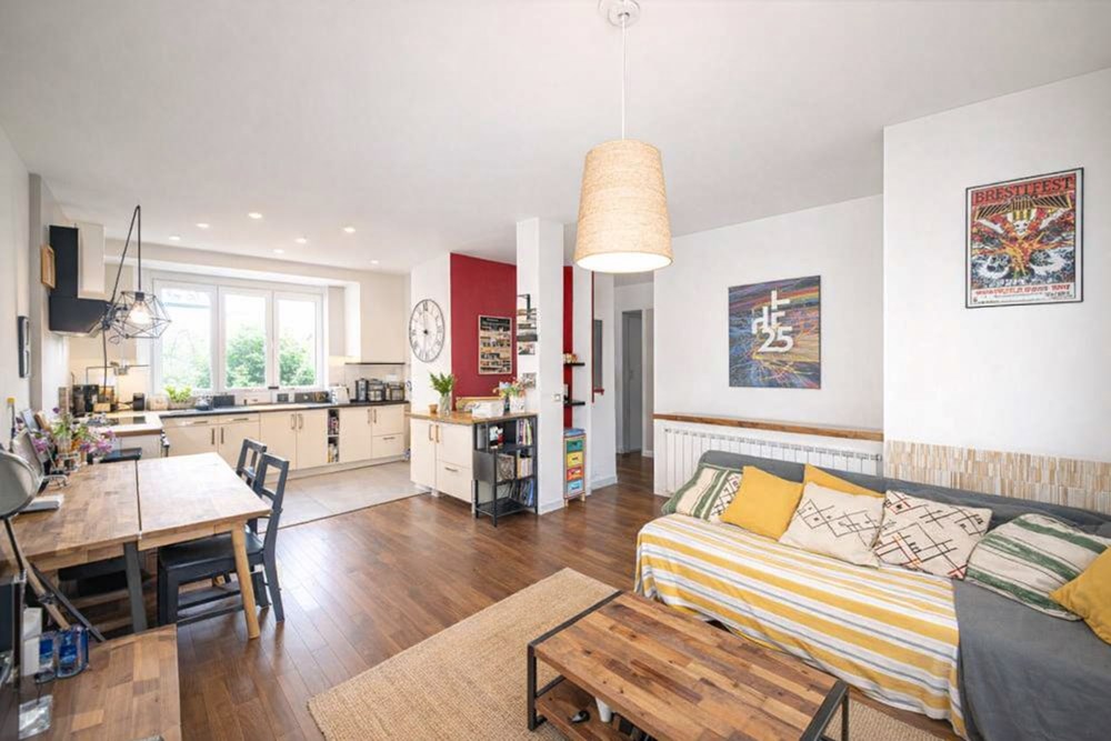 MAISON DES ANNEES 30 - PIECE DE VIE 40 M² - 2/3 CHAMBRES - VERANDA - JARDIN CLOS - PROXIMITE ECOLES ET COMMERCES - COUP DE COEUR - RARE photo 3