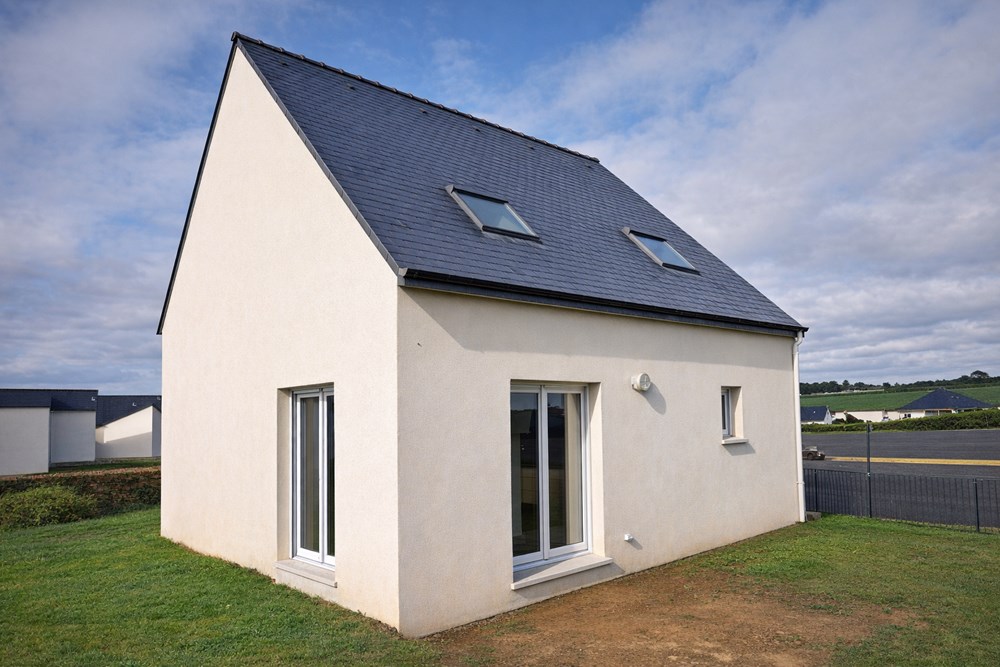 MAISON RECENTE T4 DE 2022 - PIECE DE VIE TRIPLE EN REZ DE JARDIN - 3 GRANDES CHAMBRES (VOIRE 4) - GARAGE - TERRAIN 500M²