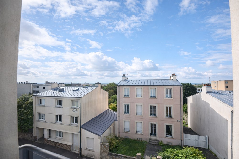 APPARTEMENT 66M² - SUITE PARENTALE - JARDIN CLOS - VUE MER - RARE SUR LE MARCHE - DERNIER ETAGE -