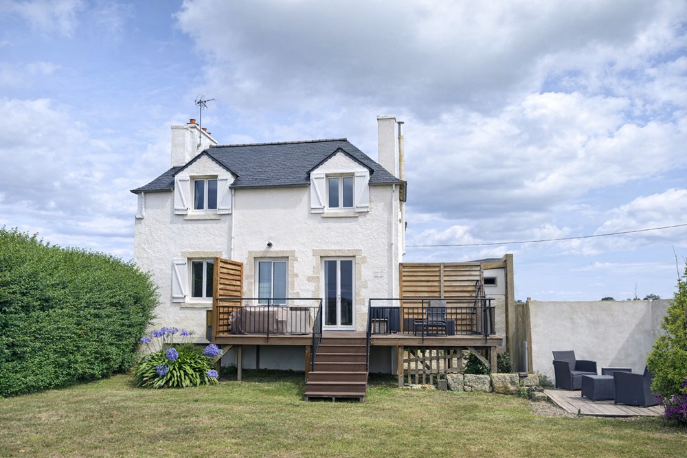 MAISON 90 M² - 3 CHAMBRES - TERRAIN 1200 M² - A 5' DES PLAGES - GRANDE DEPENDANCE - IDEAL LOCATION SAISONNIERE